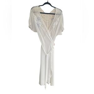 Linea Donatella Ivory Lace Robe
